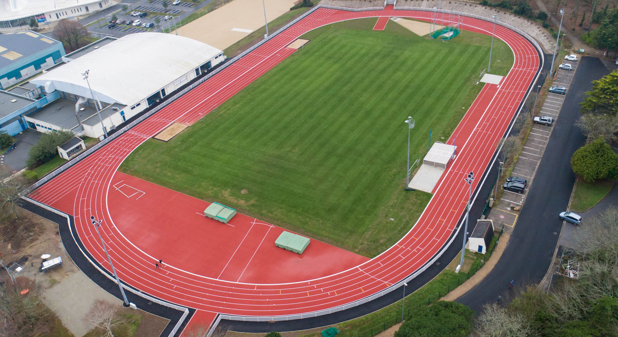 travaux piste athlétisme